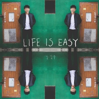 Life Is Easy 사진