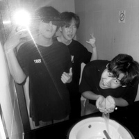 생긴 것도 없어 사진