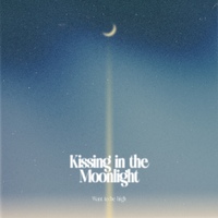 Kissing In The Moonlight 사진