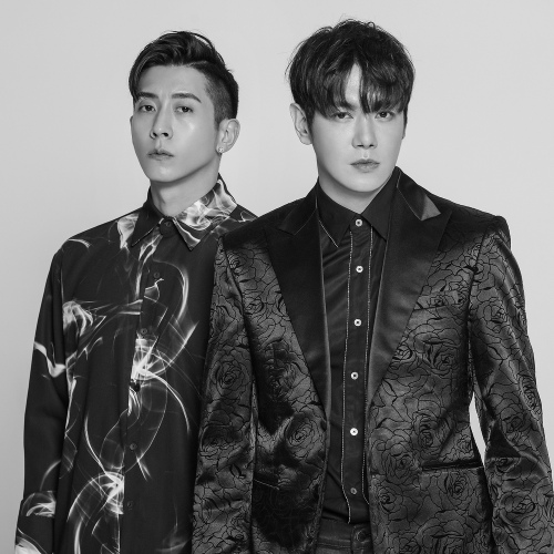 플라이 투 더 스카이