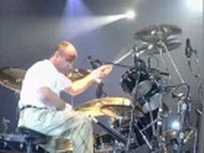 Hand In Hand 영상 대표이미지