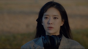 니 목소리 뮤직비디오 대표이미지